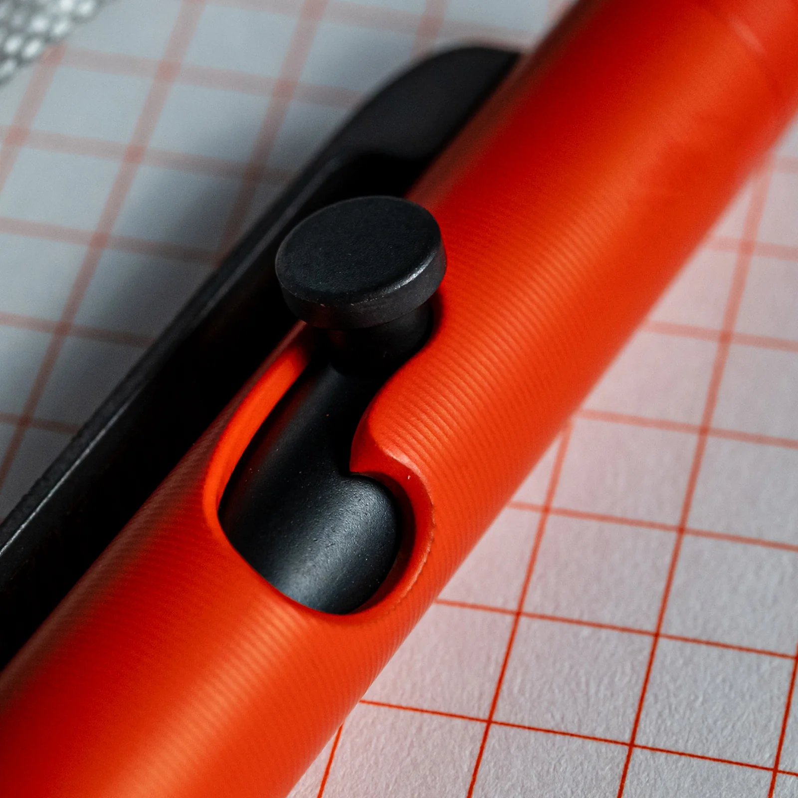 Carryology Blaze Orange Limited Essentials Slim Bolt Action Pen - Image 6