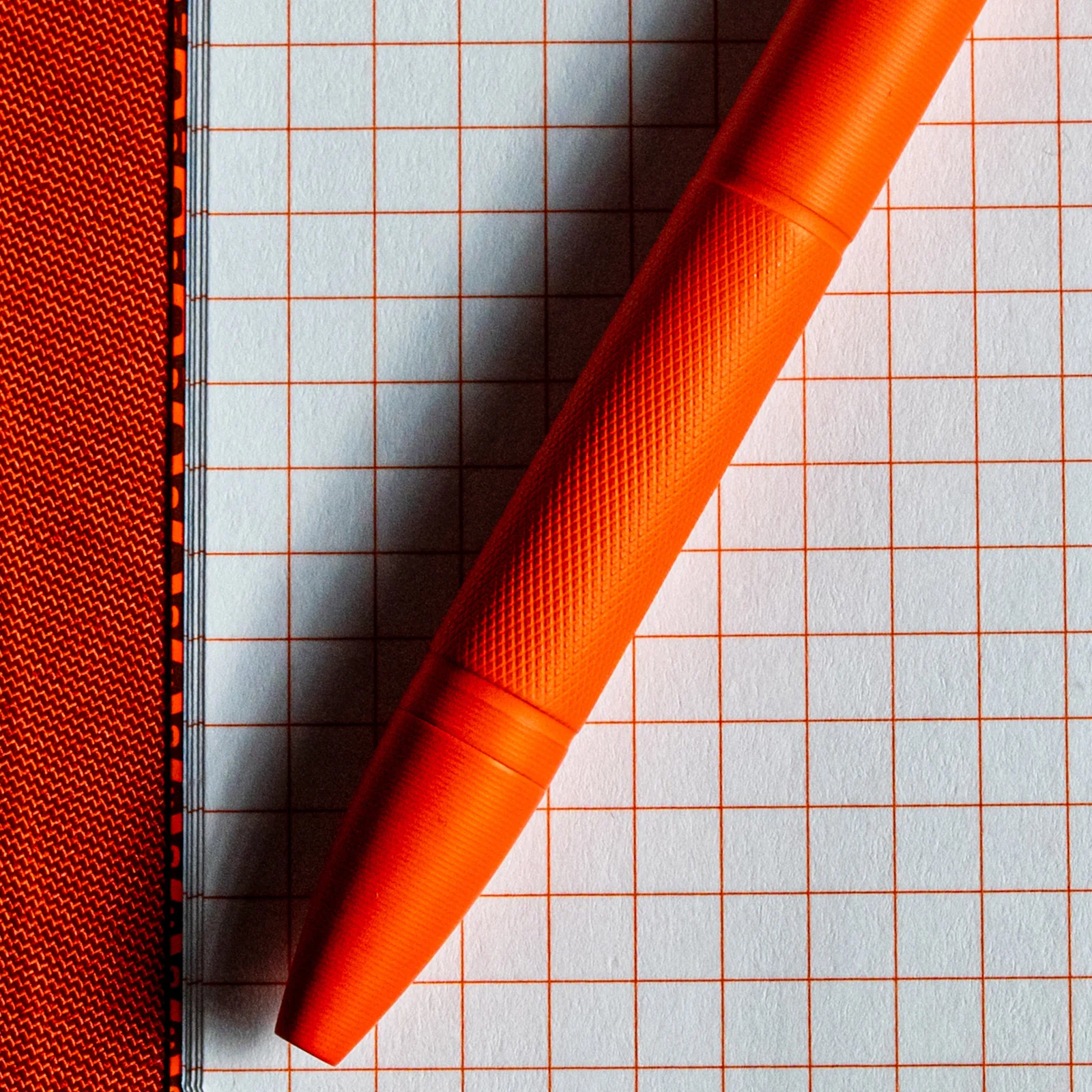 Carryology Blaze Orange Limited Essentials Slim Bolt Action Pen - Image 7
